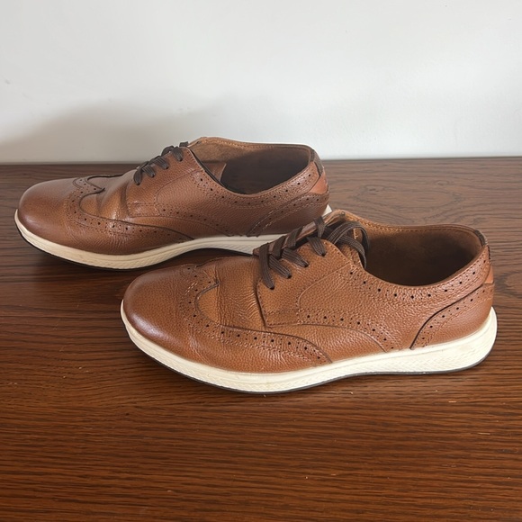 Florsheim Kids Great Lakes Wing Tip Ox Jr., brown, size 4.5M big kid - Picture 4 of 9